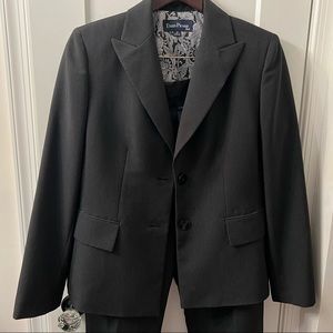 Evan-Picone two piece women’s suit